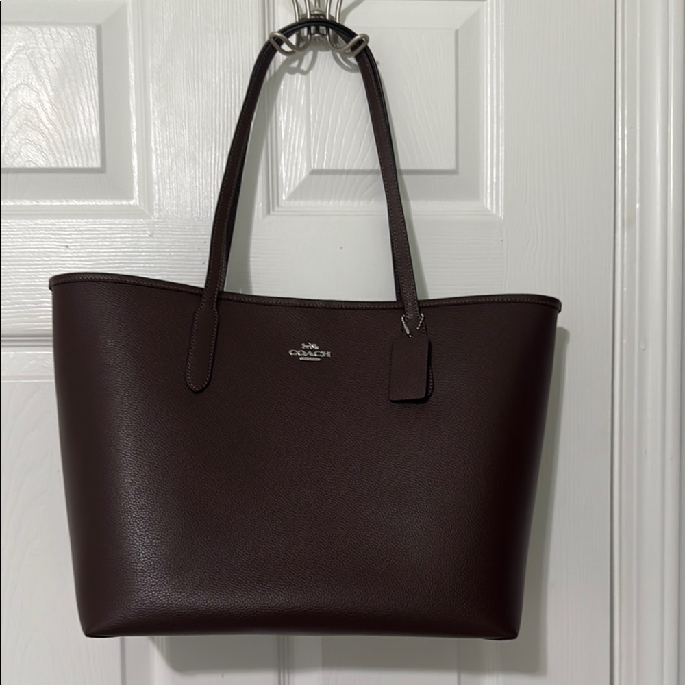 Coach city tote in maple